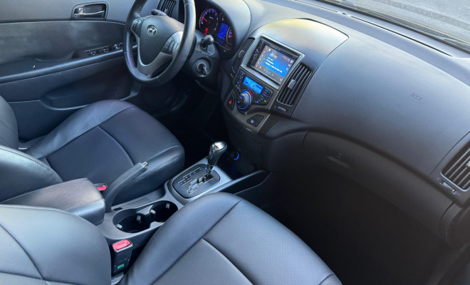 Hyundai i30 2.0 16V 145cv 5p Aut. 2012 Gasolina-6