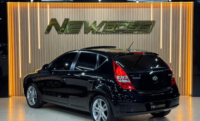 Hyundai i30 2.0 16V 145cv 5p Aut. 2012 Gasolina-2