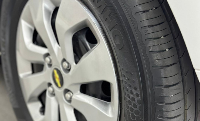 GM - Chevrolet ONIX HATCH LS 1.0 8V FlexPower 5p Mec. 2015 Flex-7