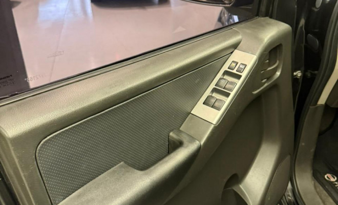 Nissan Frontier SE ATTACK CD 4x4 2.5 TB Diesel 2012 Diesel-2