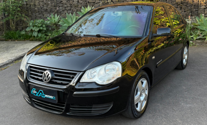 VW - VolksWagen Polo Sedan 1.6 Mi Total Flex 8V 4p 2009 Flex-0