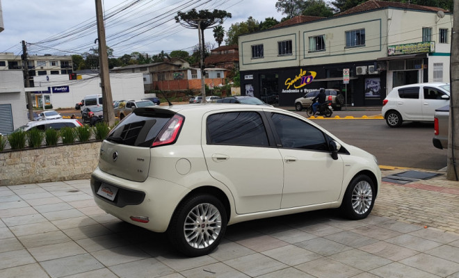 Fiat Punto ESSENCE Dualogic 1.6 Flex 16V 5p 2013 Flex-1