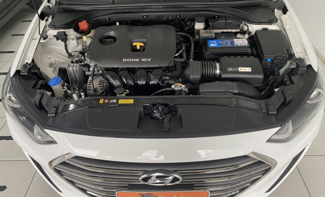 Hyundai Elantra 2.0 GLS Aut 2018-14