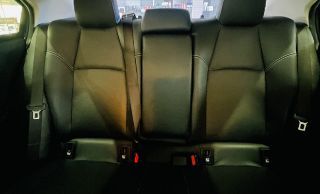 Toyota Corolla XEi 2.0 Blindado RJ Pro 2023 – Segurança e Conforto-12