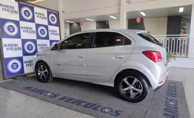 GM - Chevrolet ONIX HATCH LTZ 1.4 8V FlexPower 5p Mec. 2018 Flex-3
