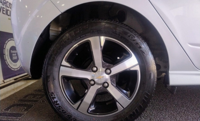 GM - Chevrolet ONIX HATCH LTZ 1.4 8V FlexPower 5p Mec. 2018 Flex-5