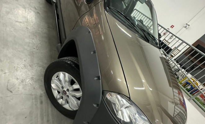 Fiat Strada Adv.1.8 16V Dualogic Flex CD 2013 Flex-16