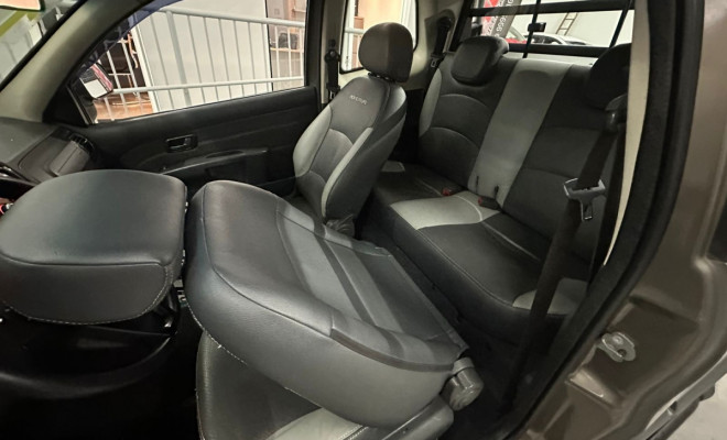 Fiat Strada Adv.1.8 16V Dualogic Flex CD 2013 Flex-7