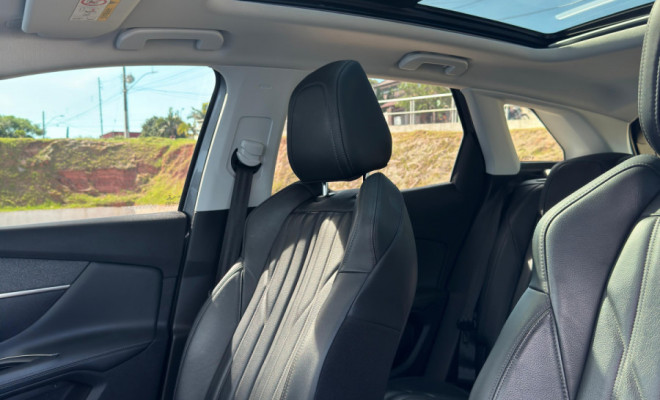 SUV 3008 Griffe Pack 1.6 Turbo Aut. 2020 – A SUV que eleva sua experiência ao dirigir, com design futurista e tecnologia de ponta!-16