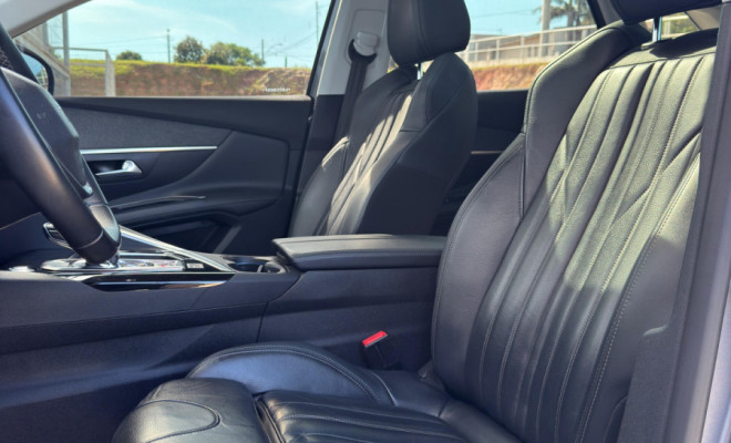 SUV 3008 Griffe Pack 1.6 Turbo Aut. 2020 – A SUV que eleva sua experiência ao dirigir, com design futurista e tecnologia de ponta!-15