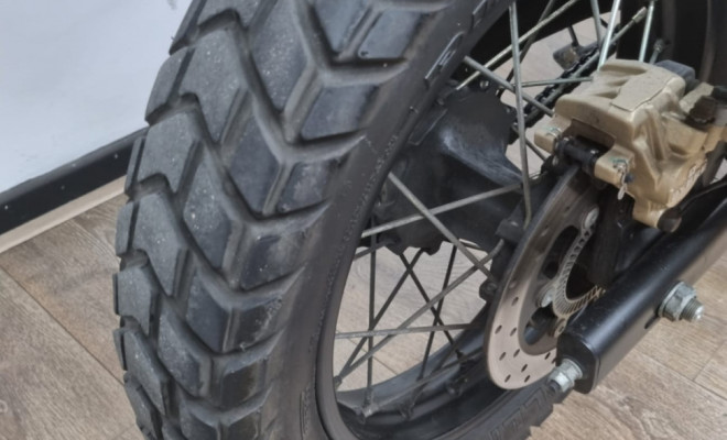 Royal Enfield Himalayan 411 EFI 2020 Gasolina-13