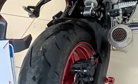 KAWASAKI Z 900 2025 Gasolina-10
