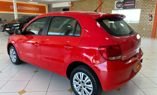 VW - VolksWagen Gol (novo) 1.0 Mi Total Flex 8V 4p 2014 Flex-4