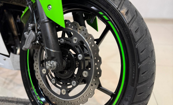 KAWASAKI NINJA 400 2021 Gasolina-1