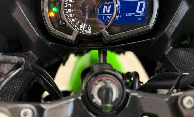 KAWASAKI NINJA 400 2021 Gasolina-10