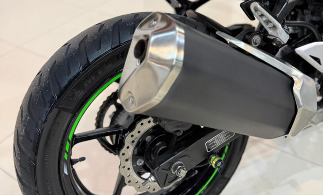 KAWASAKI NINJA 400 2021 Gasolina-4