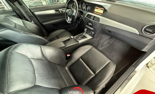 Mercedes-Benz C-250 CGI Sport 1.8 16V Aut. 2012 Gasolina-7