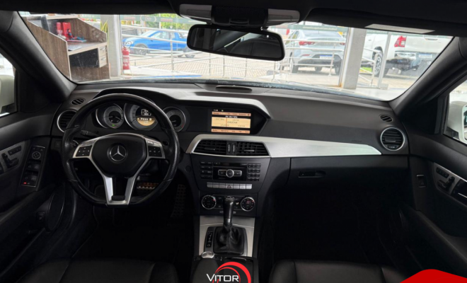 Mercedes-Benz C-250 CGI Sport 1.8 16V Aut. 2012 Gasolina-6