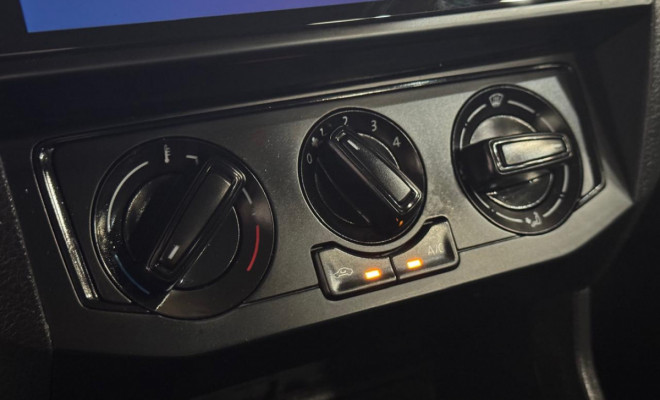 VW - VolksWagen VOYAGE 1.6 MSI Flex 8V 4p 2022 Flex-13