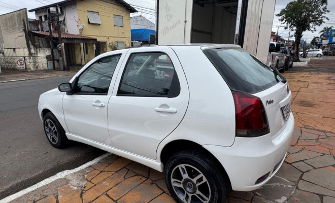 Fiat Palio ELX 1.0 Fire/30 Anos F. Flex 8V 4p 2011 Flex-4
