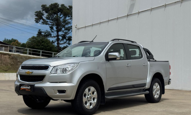 S10 LTZ 2.4 4x2 CD 2014 – A picape confiável e completa para suas necessidades diárias!