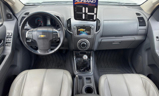 S10 LTZ 2.4 4x2 CD 2014 – A picape confiável e completa para suas necessidades diárias!-6