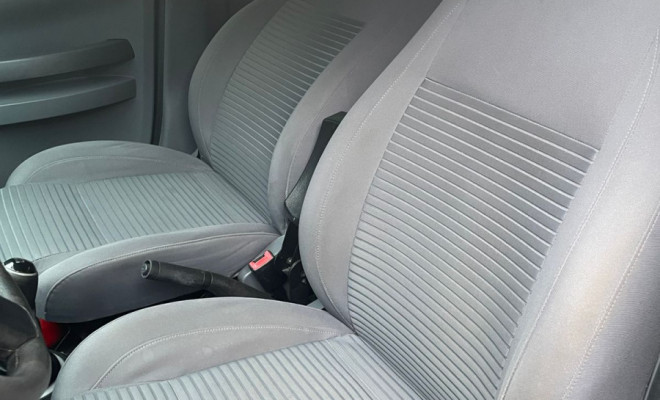 VW - VolksWagen SPACEFOX 1.6 2010 Flex ótimo espaço baixo custo manutenção-6
