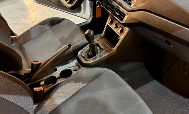 VW - VolksWagen Polo Track 1.0 Flex 12V 5p 2024 Flex-8