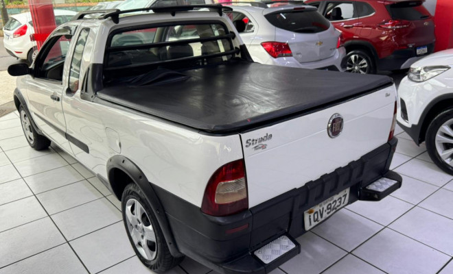 Fiat Strada 1.4 mpi Fire Flex 8V CE 2011 Flex-4