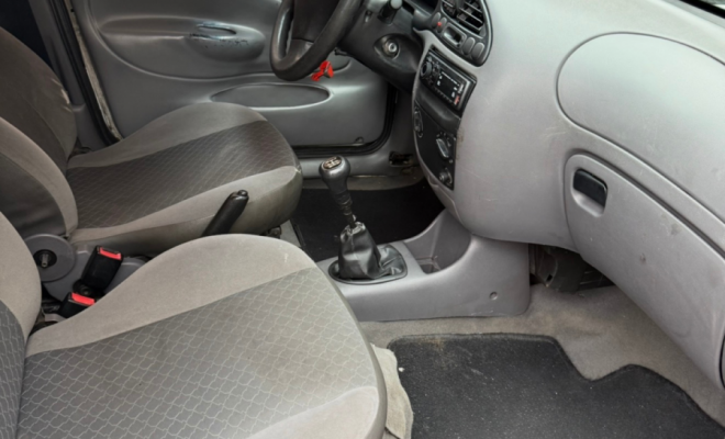 Ford Fiesta GL 1.0 5p 2000 Gasolina-4