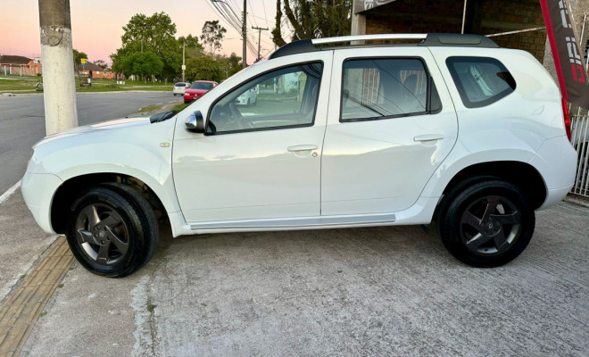 Renault DUSTER Dynamique 2.0 Hi-Flex - 2013-4