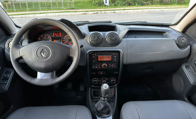 Renault DUSTER Dynamique 2.0 Hi-Flex - 2013-10