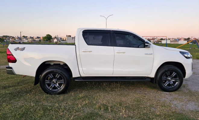 Toyota Hilux CD SR 4x4 2.8 TDI Diesel Aut. 2022 Diesel-6