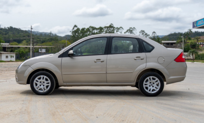 Ford Fiesta Sedan 1.0 8V Flex 4p 2009 Flex-6
