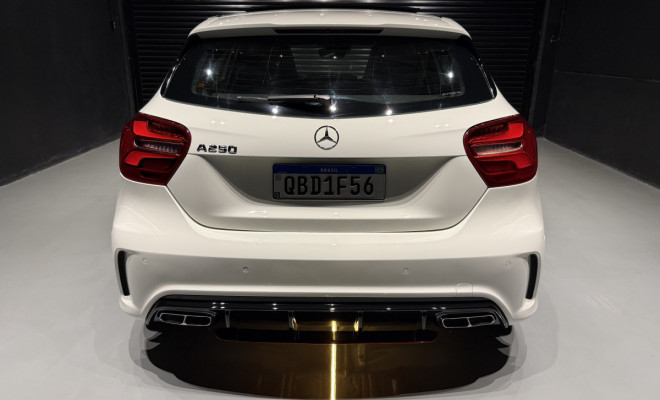 Mercedes-Benz Classe A 250 2.0 TB Sport Aut. 2016 Gasolina-14