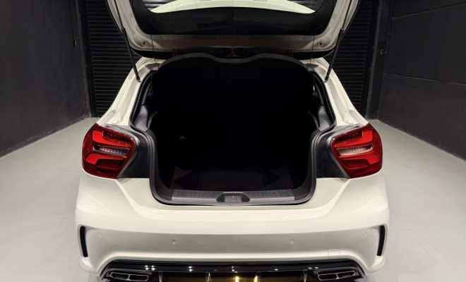 Mercedes-Benz Classe A 250 2.0 TB Sport Aut. 2016 Gasolina-15