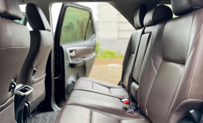 Toyota Hilux SW4 SRX 4x4 2.8 TDI 16V Dies. Aut. 2017 Diesel-5