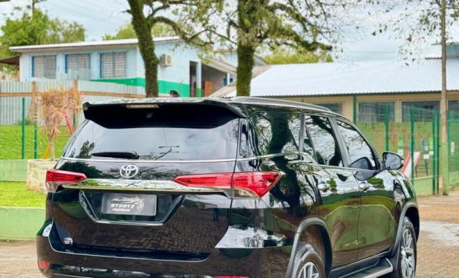 Toyota Hilux SW4 SRX 4x4 2.8 TDI 16V Dies. Aut. 2017 Diesel-9