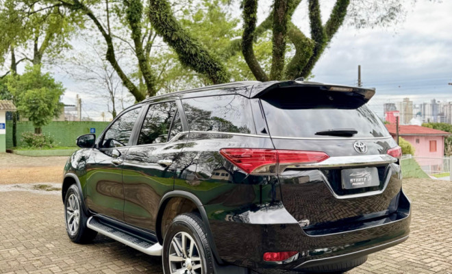 Toyota Hilux SW4 SRX 4x4 2.8 TDI 16V Dies. Aut. 2017 Diesel-11