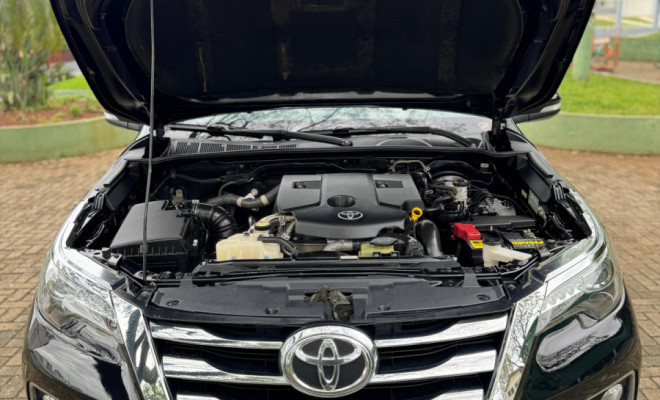 Toyota Hilux SW4 SRX 4x4 2.8 TDI 16V Dies. Aut. 2017 Diesel-8