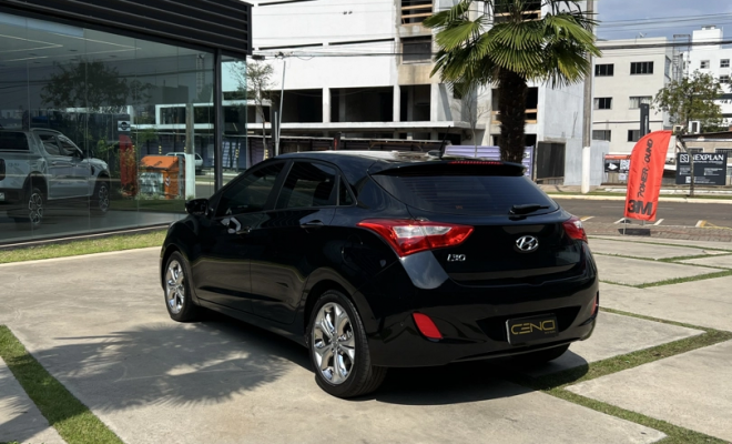 Hyundai i30 1.8 16V Aut. 5p 2015 Gasolina-4