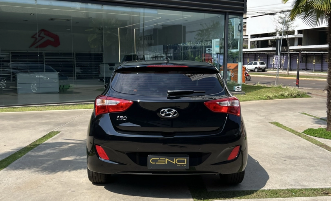 Hyundai i30 1.8 16V Aut. 5p 2015 Gasolina-2
