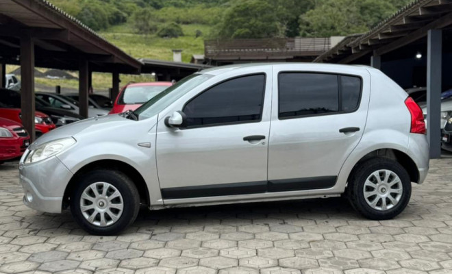 Renault SANDERO Expression Hi-Flex 1.0 16V 5p 2011 Flex