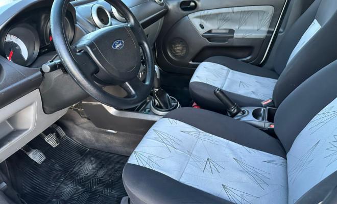 Ford Fiesta 1.6 8V Flex - 2009-8
