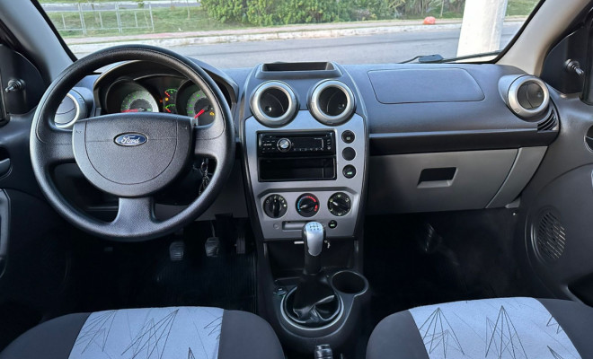 Ford Fiesta 1.6 8V Flex - 2009-9