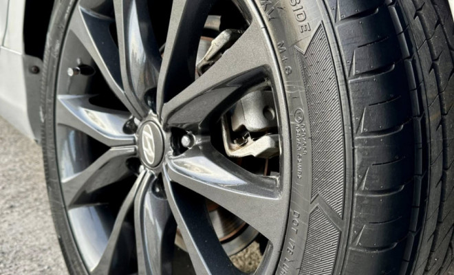 Hyundai AZERA 3.0 V6 - 2015-6