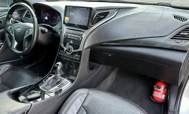 Hyundai AZERA 3.0 V6 - 2015-8
