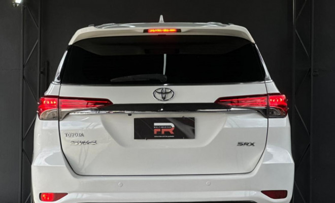 Toyota Hilux SW4 SRX 4x4 2.8 TDI 16V Dies. Aut. 2017 Diesel-0