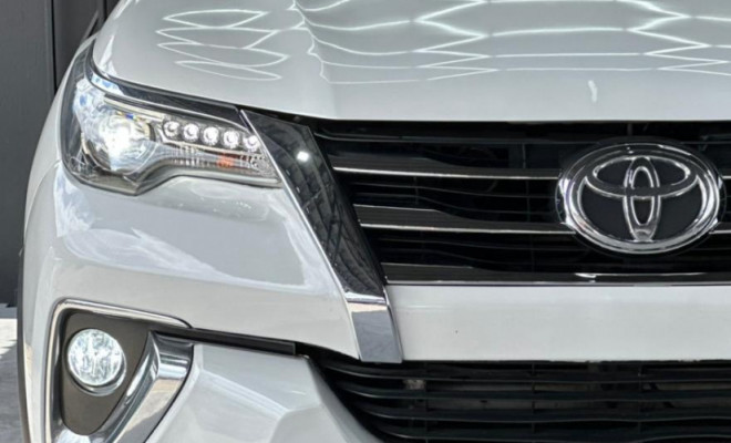 Toyota Hilux SW4 SRX 4x4 2.8 TDI 16V Dies. Aut. 2017 Diesel-5