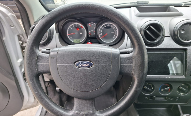 Ford Fiesta Sed. 1.6 8V Flex 4p 2012 Flex-8